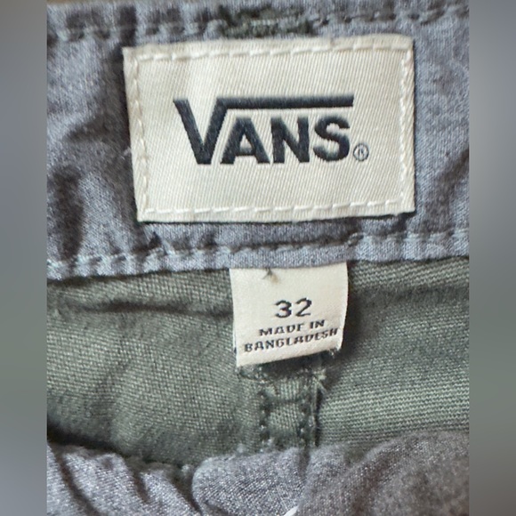 NWOT VANS Green Board Shorts, Size 32 - Picture 3 of 3